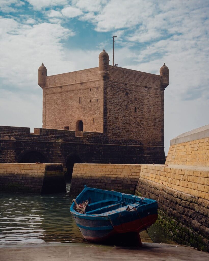 Essaouira depuis Marrakech : remparts et port de pêche face à l’océan Atlantique